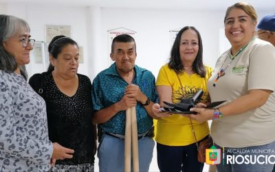 Entrega kits de jardinería a las juntas de acción comunal