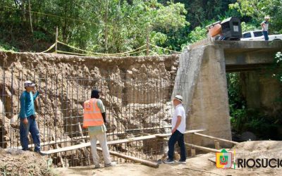 Avanzamos con la construcción y reforzamiento de los puentes de las estancias.
